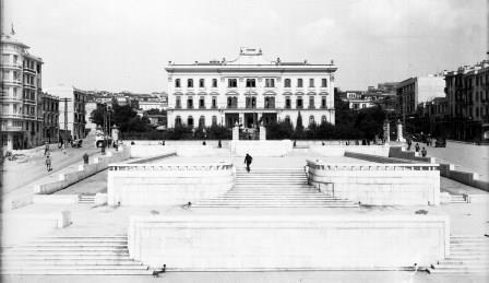 istoria dioikitiriou 5