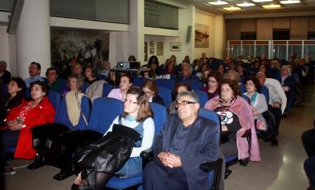 PAPAPOYLOY.PARYSATIS.KENTRO.ISTORIAS.KOSMOS.11.4.2016. MG 5001