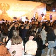 Ξεσήκωσαν χιλιάδες θεατές τα χορευτικά συγκροτήματα και το γνήσιο ποντιακό γλέντι το βράδυ του Σαββάτου στα Σούρμενα